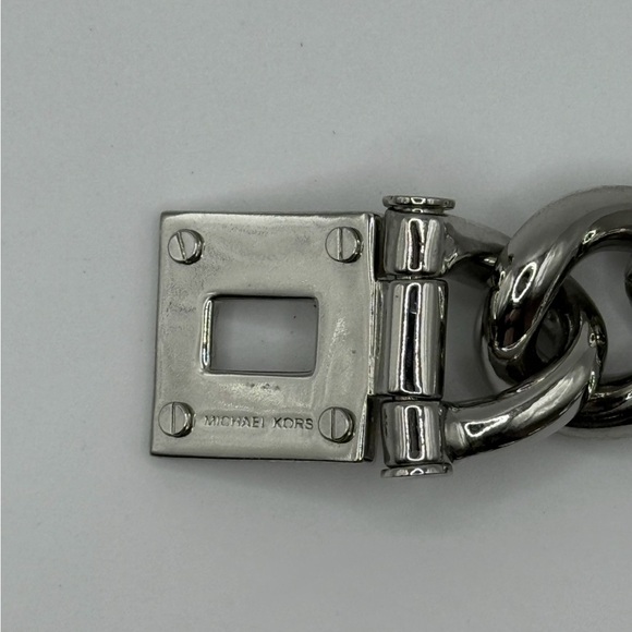 Michael Kors Chunky Turn-Lock Wide Chain Bracelet - Picture 6 of 8